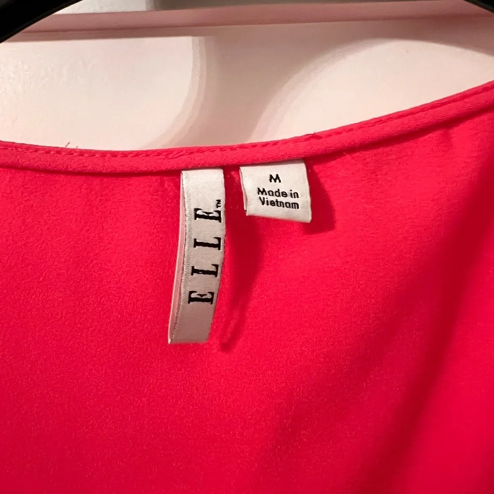 Hot pink sleeveless top - Picture 2 of 5